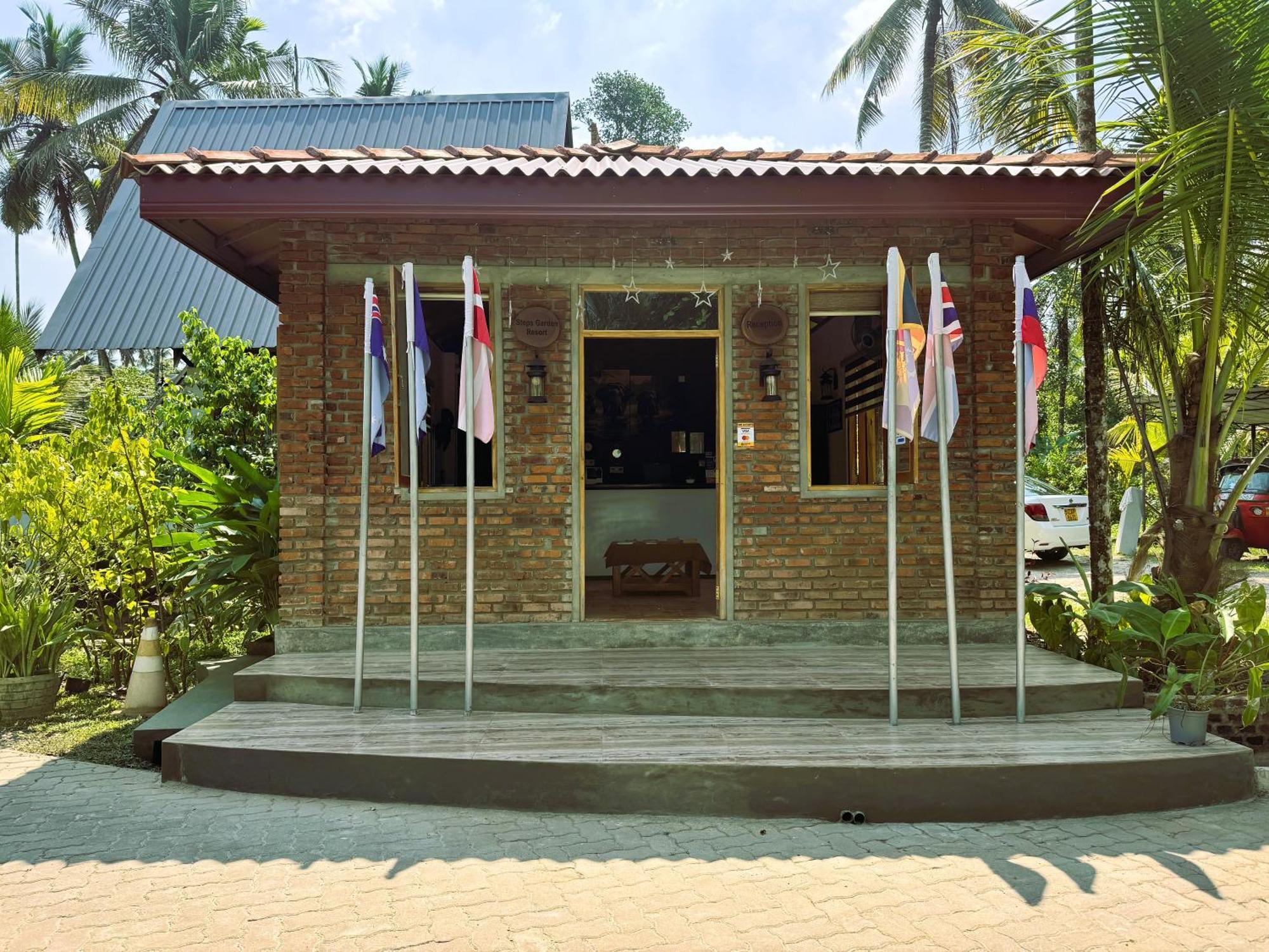 Steps Garden Resort Негомбо Экстерьер фото